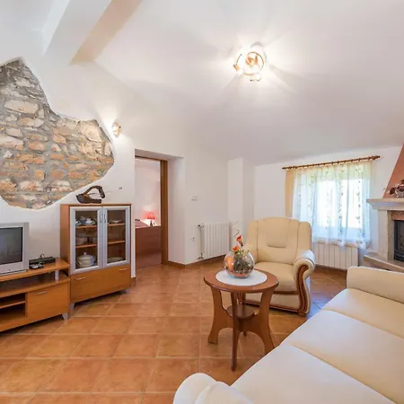 House Legovich With Private Pool * Muntrilj