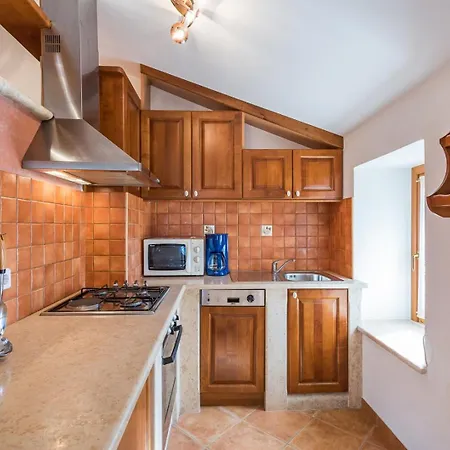 House Legovich With Private Pool * Muntrilj