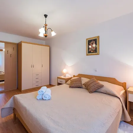 House Legovich With Private Pool Villa