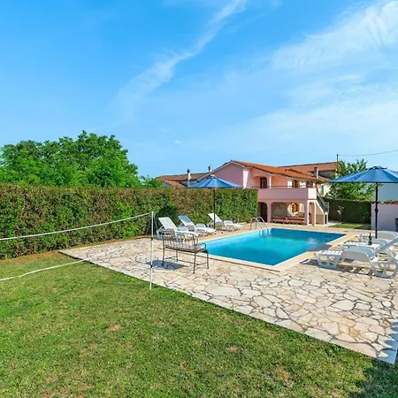 House Legovich With Private Pool Villa *